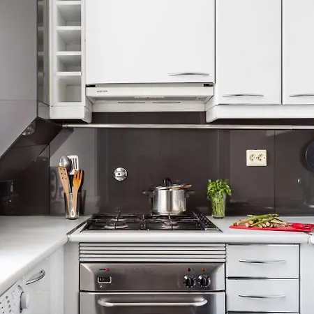 Joivy Bold And Colourful 1-bed Flat At The Heart Of Chiado, Nearby Carmo Convent * Lisbon