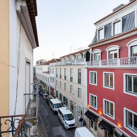 Joivy Bold And Colourful 1-bed Flat At The Heart Of Chiado, Nearby Carmo Convent Lisboa