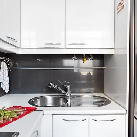Joivy Bold And Colourful 1-bed Flat At The Heart Of Chiado, Nearby Carmo Convent * Lisboa
