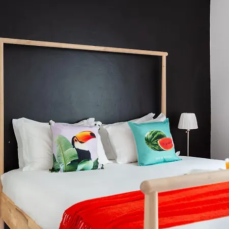 Joivy Bold And Colourful 1-bed Flat At The Heart Of Chiado, Nearby Carmo Convent Lisboa