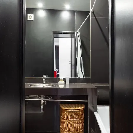 Appartement Joivy Bold And Colourful 1-bed Flat At The Heart Of Chiado, Nearby Carmo Convent *
