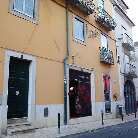 Joivy Bold And Colourful 1-bed Flat At The Heart Of Chiado, Nearby Carmo Convent Lisboa